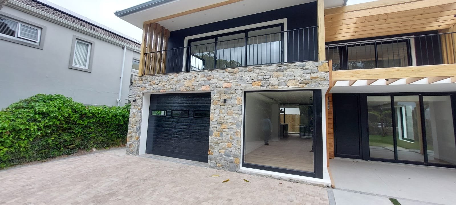Garage Door - Stone Facade (Side View)